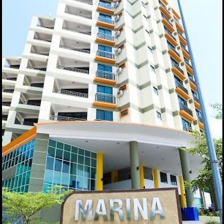 Marina Heights Seaview Resort Lumut Exterior foto
